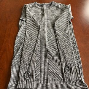 LULULEMON LONG SLEEVE SHIRT